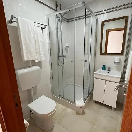 Zulla Nazare's Surf Village Гостевой дом *