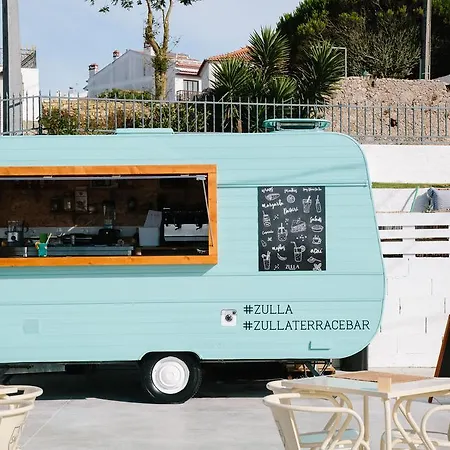 Гостевой дом Zulla Nazare's Surf Village