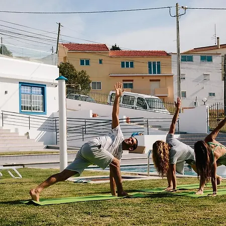 Гостевой дом Zulla Nazare's Surf Village