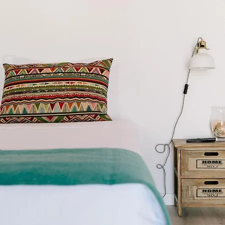 Zulla Nazare's Surf Village Гостевой дом Назаре