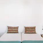 Zulla Nazare's Surf Village Πανσιόν