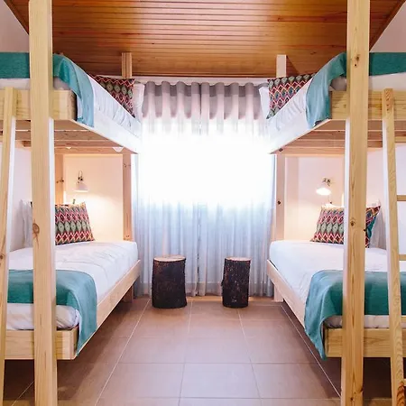 Zulla Nazaré`s Surf Village Affittacamere