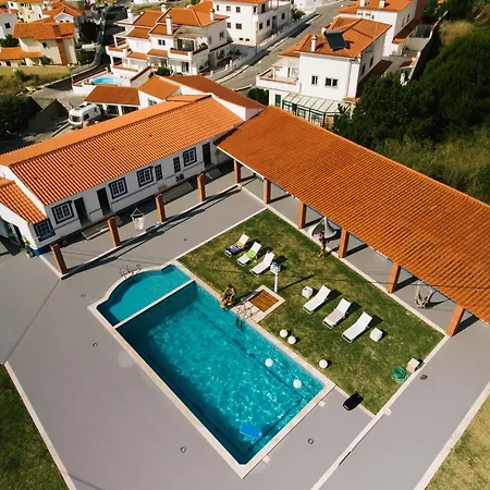 Zulla Nazare's Surf Village * Nazaré