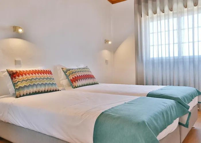 Zulla Nazare's Surf Village 纳扎雷